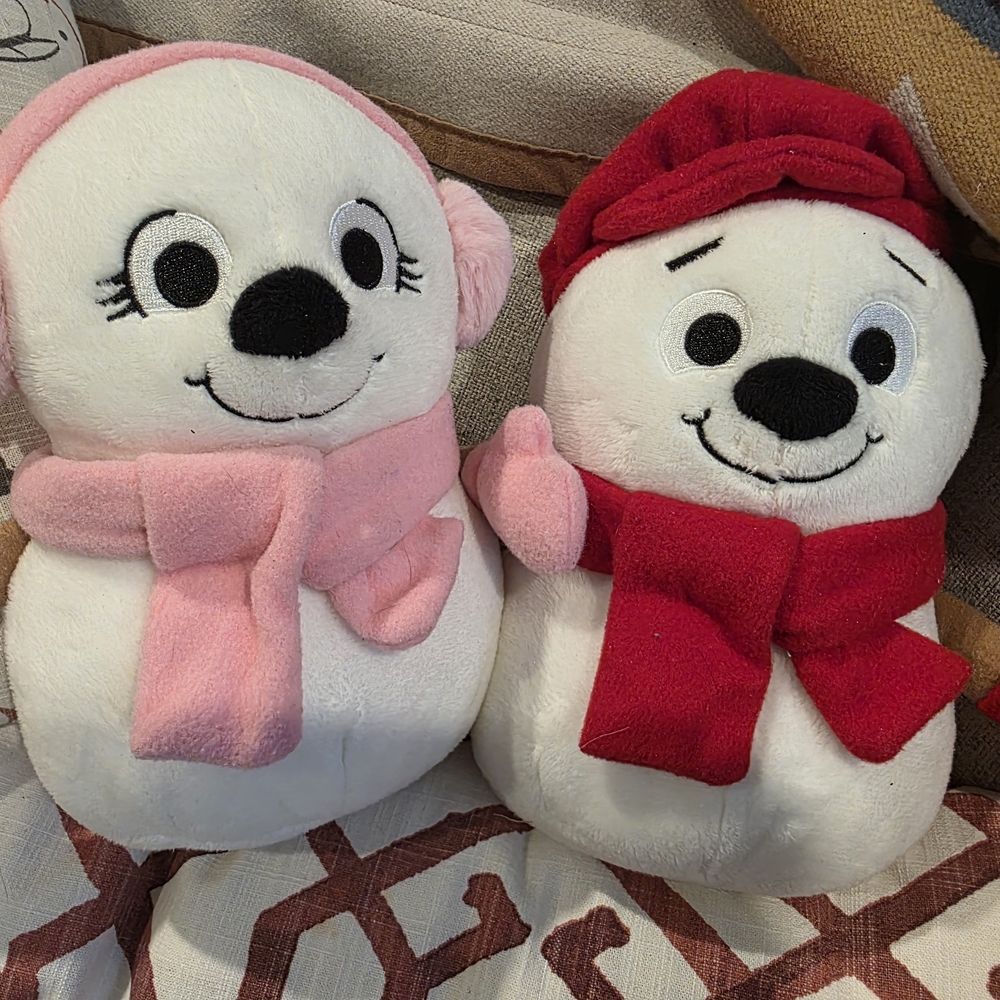 Super Simple Songs  "Little Snowflake" Snowman Plush Set with Pink and Red